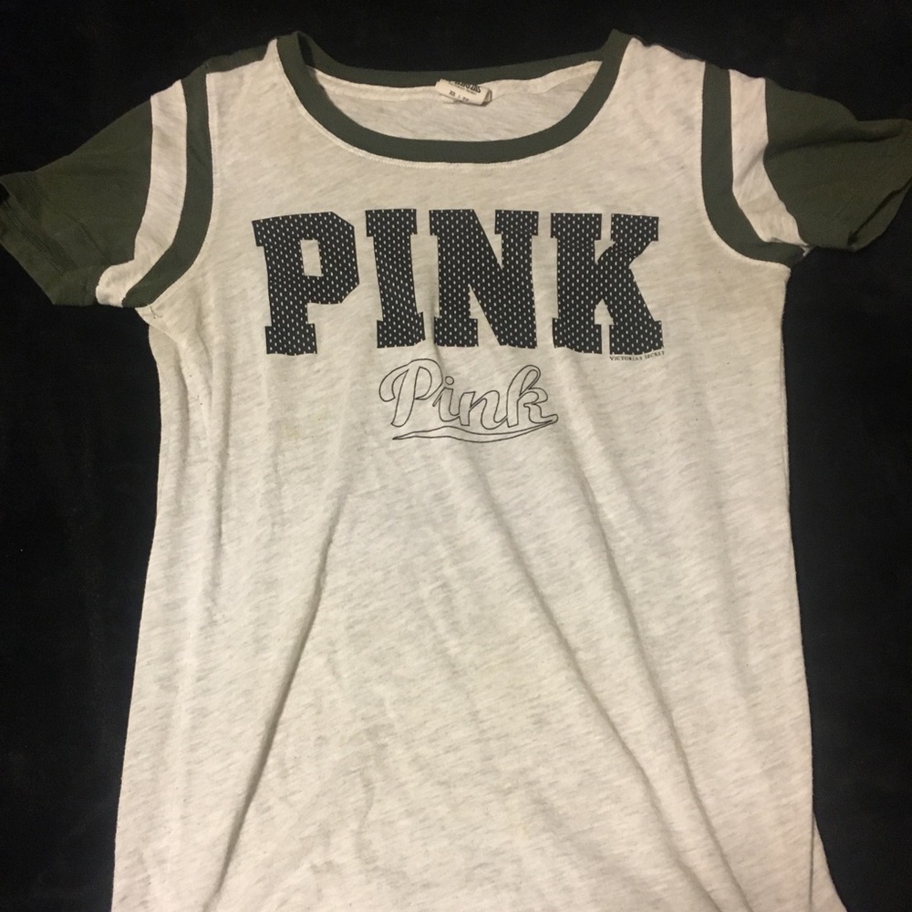 Pink VS tee shirt 🖤
